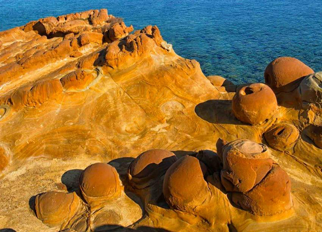 Vulkanische Felsen von Lemnos - Lemnos | Secret World Trip Planner
