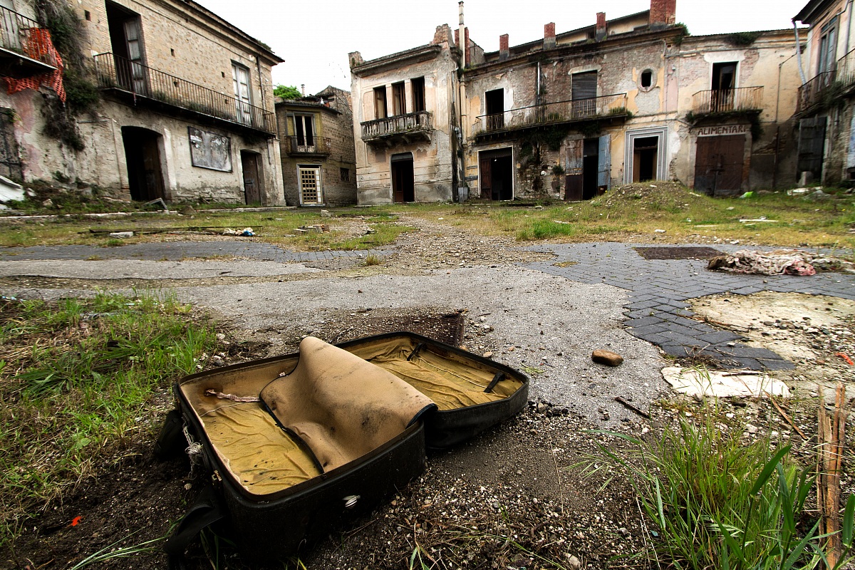 Apex die Geisterstadt - Apice Vecchio | Secret World Trip Planner