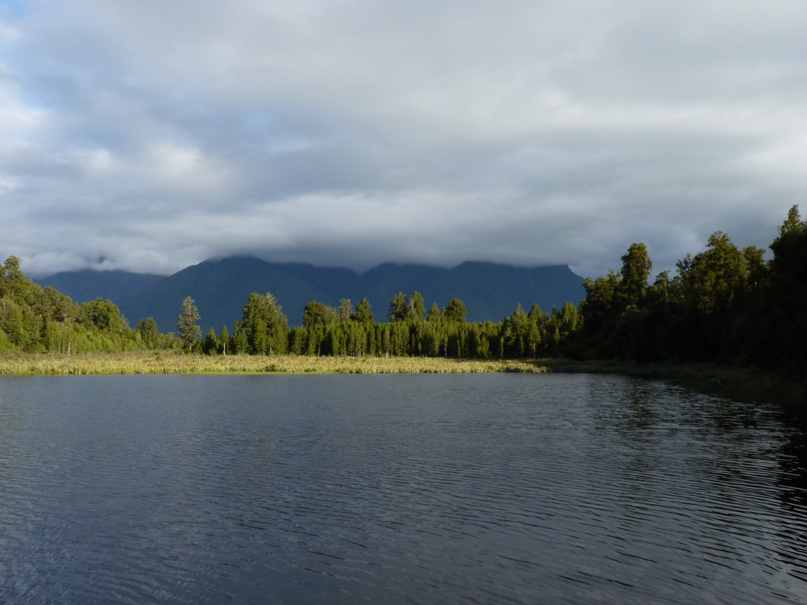 Lake Matheson - Einer der landschaftlich reizvollsten Orte in Neuseeland. - Lake Matheson Walkway | Secret World Trip Planner