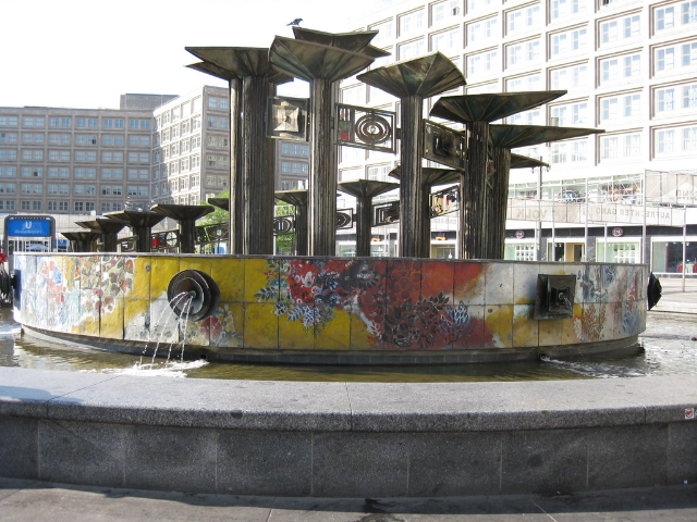 Fontana dell'Amicizia dei Popoli - Berlino | Secret World Trip Planner