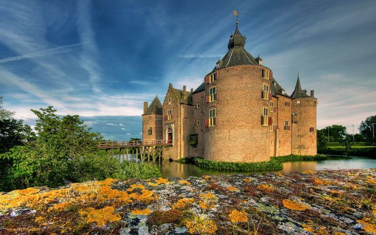 Castello Ammersoyen - Ammerzoden | Secret World Trip Planner