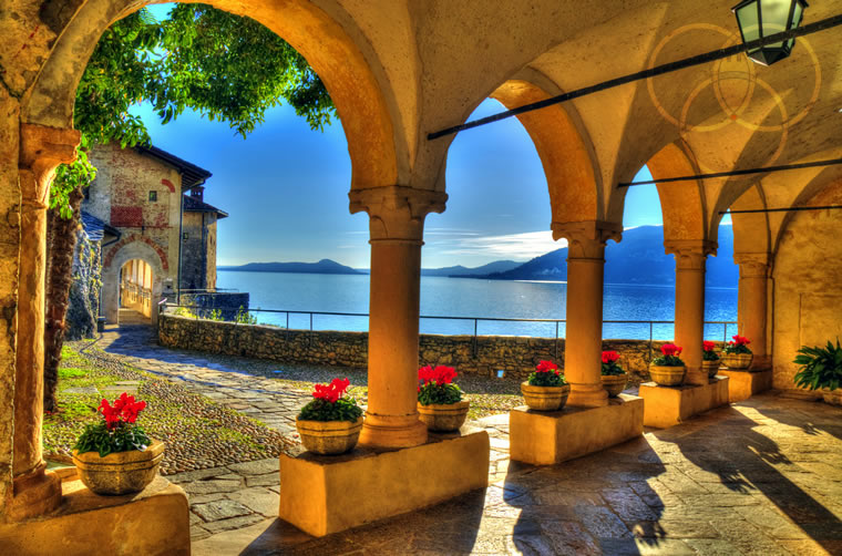 Einsiedelei von Santa Caterina del Sasso - Leggiuno | Secret World Trip Planner