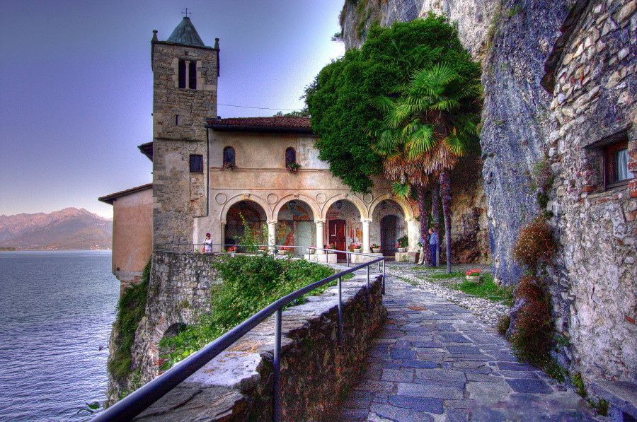 Einsiedelei von Santa Caterina del Sasso - Leggiuno | Secret World Trip Planner