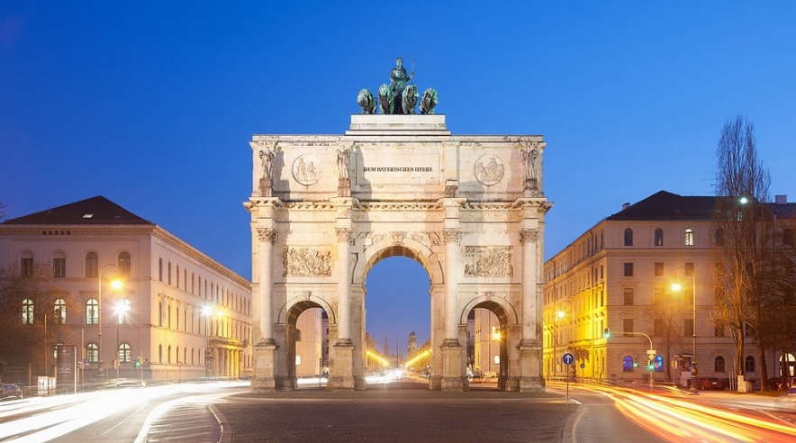 Vitoria porta ou Siegestor en Múnic - München | Secret World Trip Planner