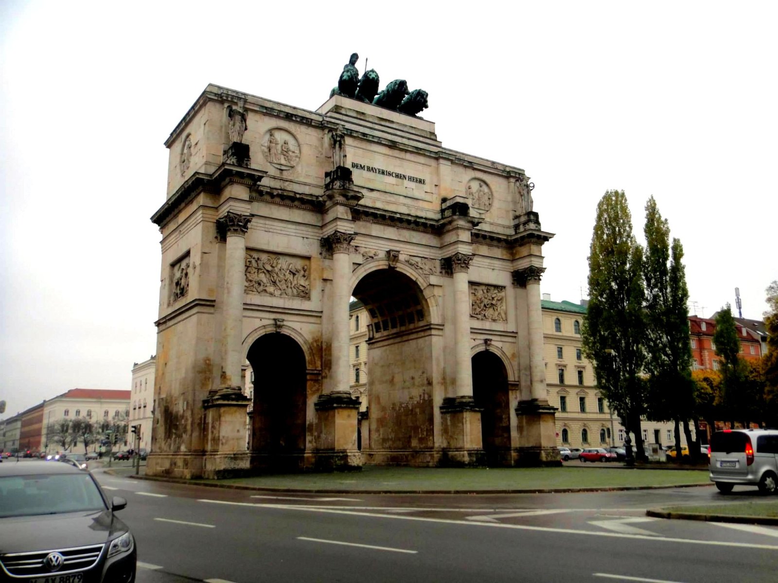 Vitoria porta ou Siegestor en Múnic - München | Secret World Trip Planner