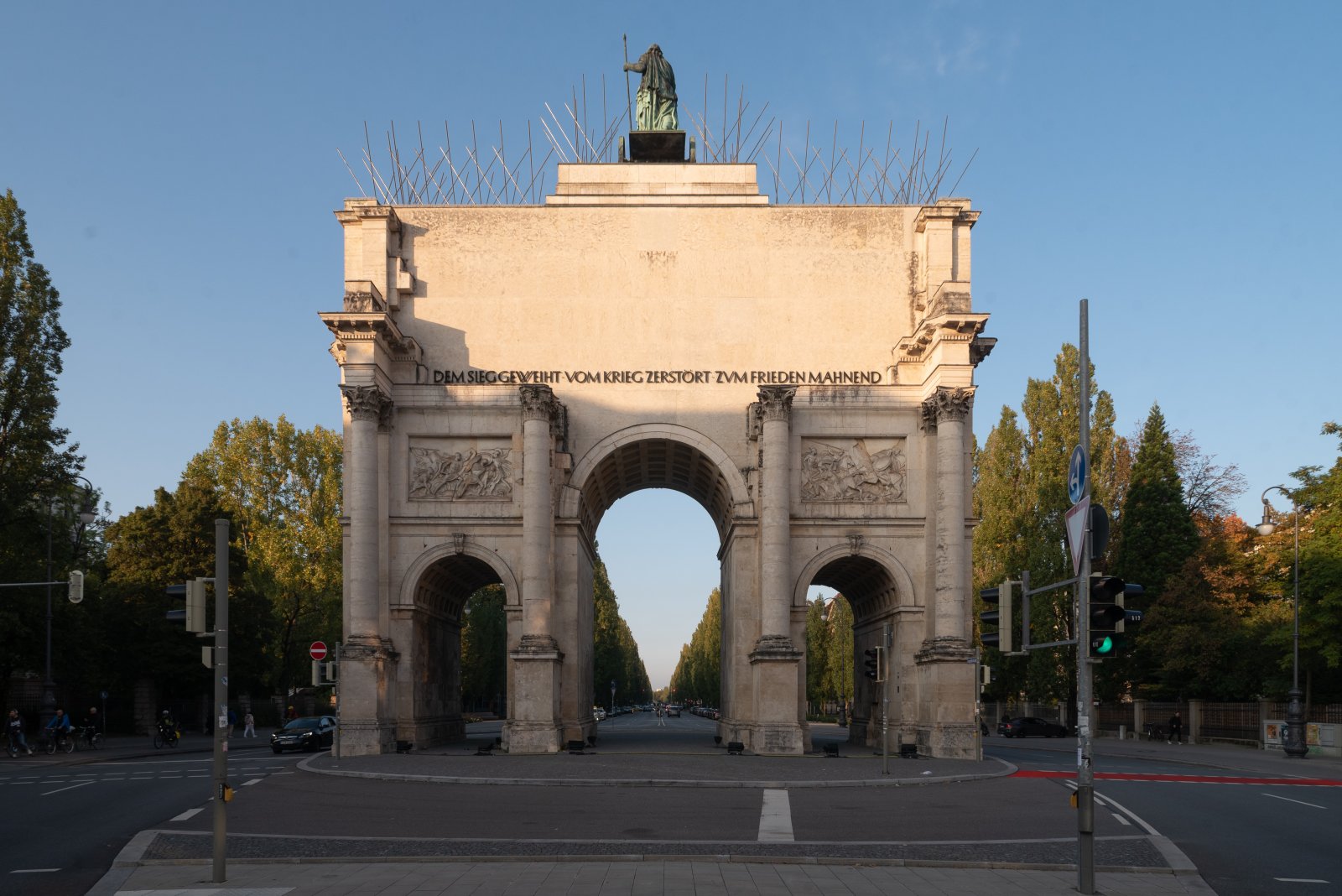 Vitoria porta ou Siegestor en Múnic - München | Secret World Trip Planner