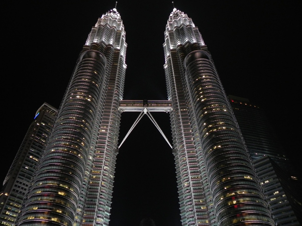 Die Petronas-Türme in der Stadt Kuala Lumpur - Kuala Lumpur | Secret World Trip Planner