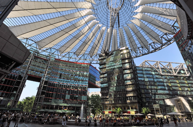 Kituo cha Sony - Berlin | Secret World Trip Planner
