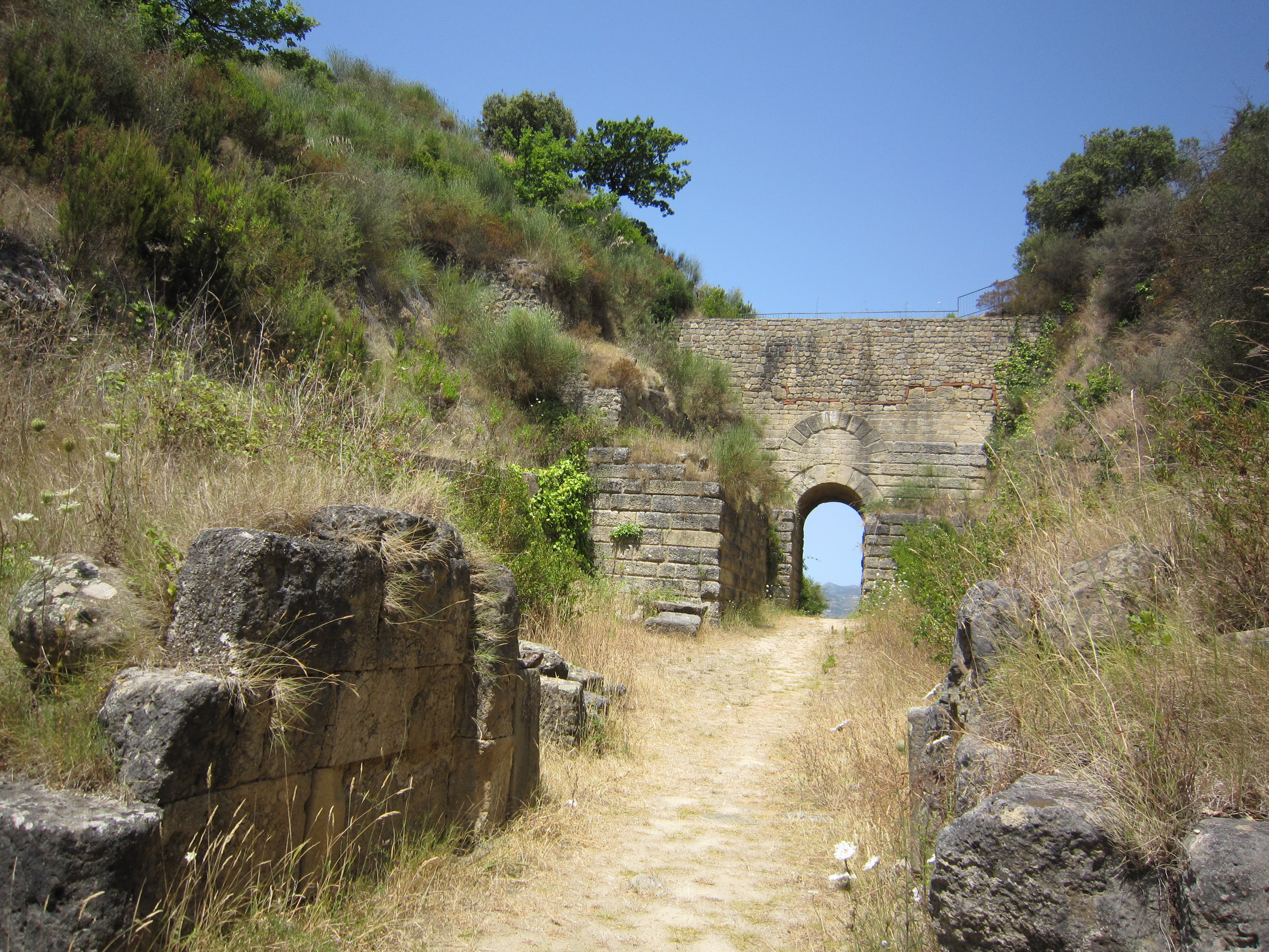 Velia ၏ Parmenides နှင့် Zeno မြို့ | Secret World Trip Planner
