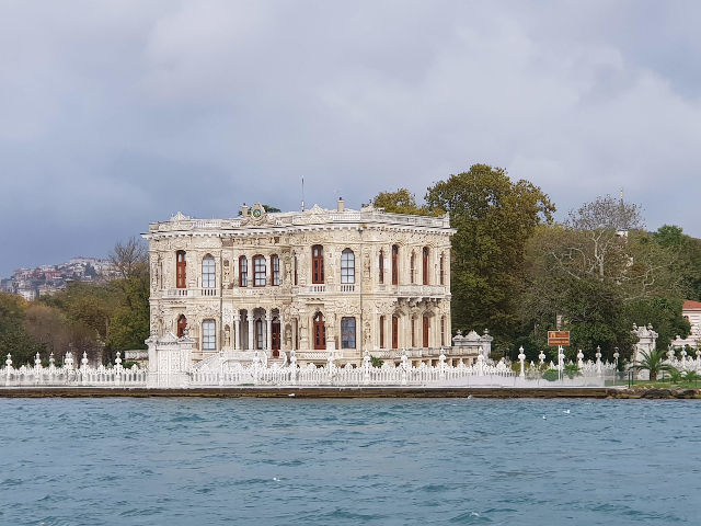 Palazzo di Kucuksu — Küçüksu Cd.
