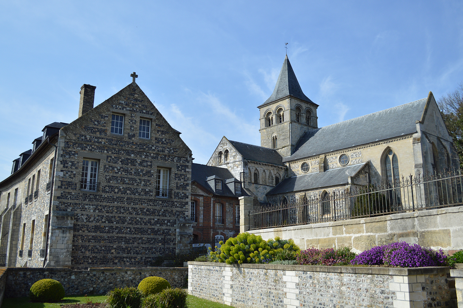 Die Abtei von Graville, ein Meisterwerk in der Normandie — Le Havre