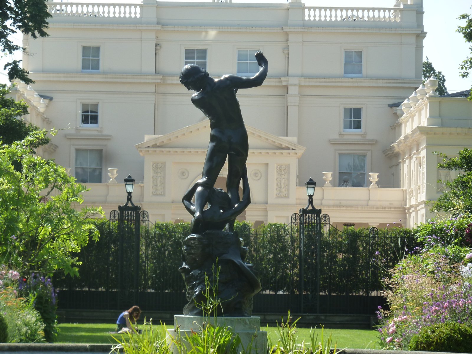 Der verborgene Garten der St. John's Lodge:Londoner Geheimnis - Inner Cir | Secret World Trip Planner