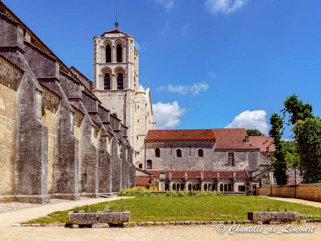 Basilika der Heiligen Maria Magdalena - Vézelay | Secret World Trip Planner