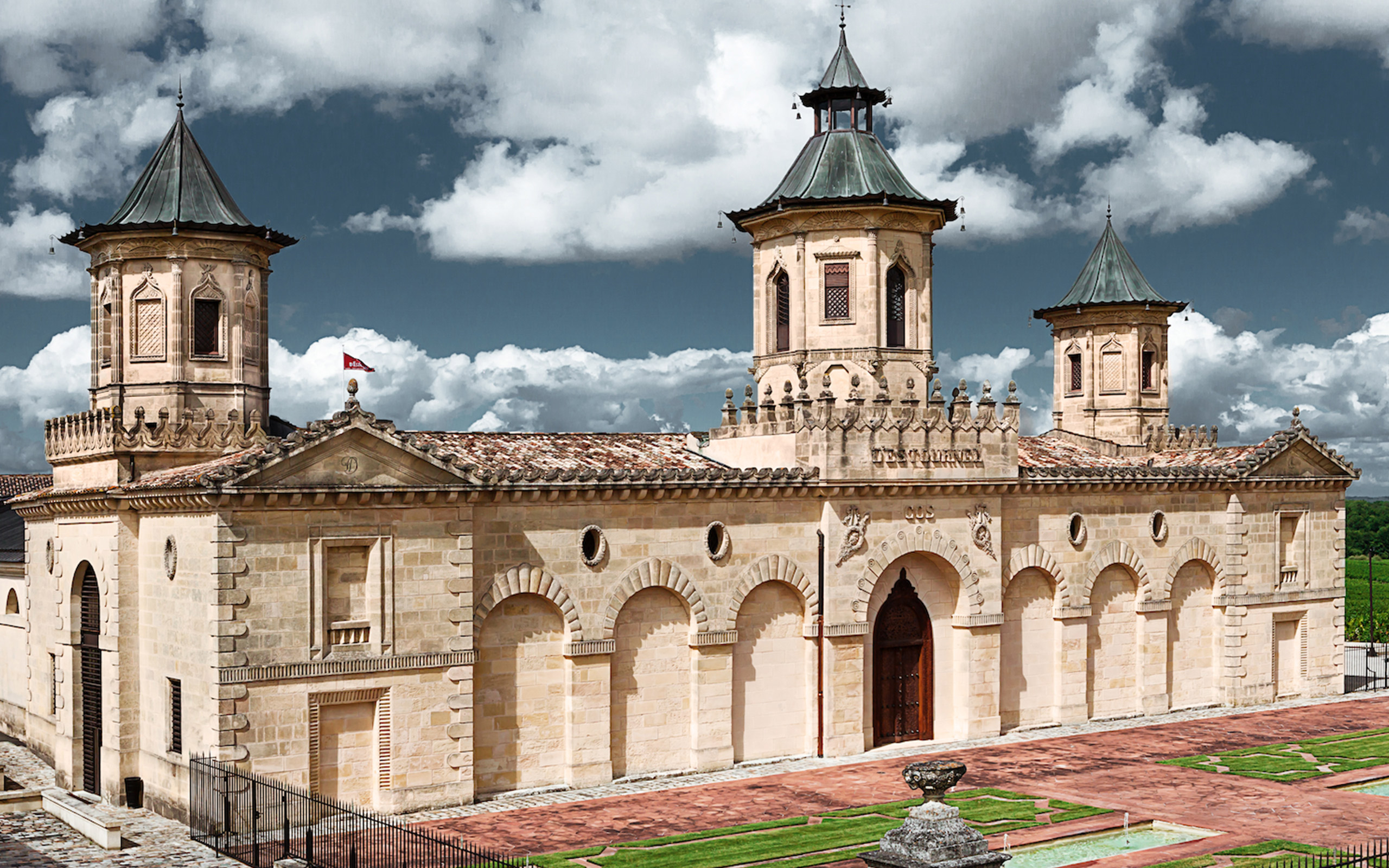 Château Cos d’Estournel — Saint-Estèphe