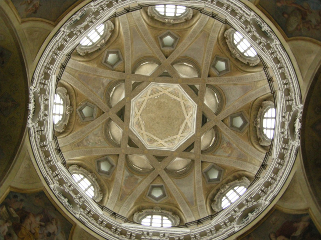 Eaglais Ríoga San Lorenzo - Torino | Secret World Trip Planner