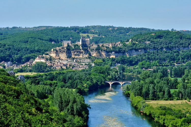 Domme is one of the most beautiful villages of France — Domme