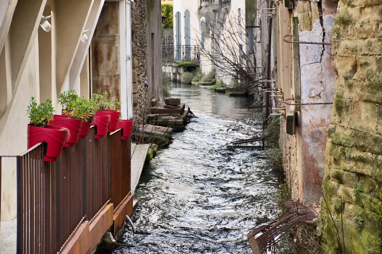 L'Isle-sur-la-Sorgue, the Venice of Contado Venassino - L'Isle-sur-la-Sorgue | Secret World Trip Planner