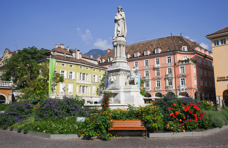 Piazza Walther, das absolute Zentrum von Bozen - Bolzano | Secret World Trip Planner