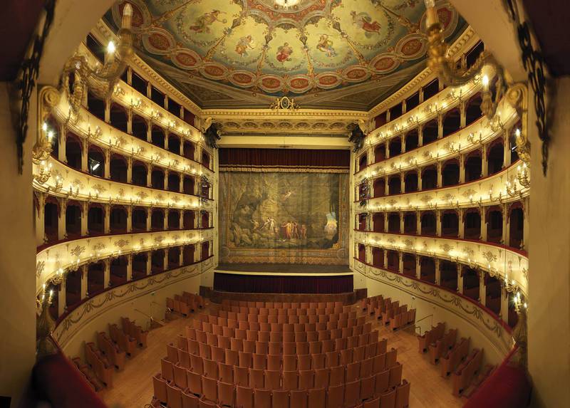 Parat - Fermo | Secret World Trip Planner