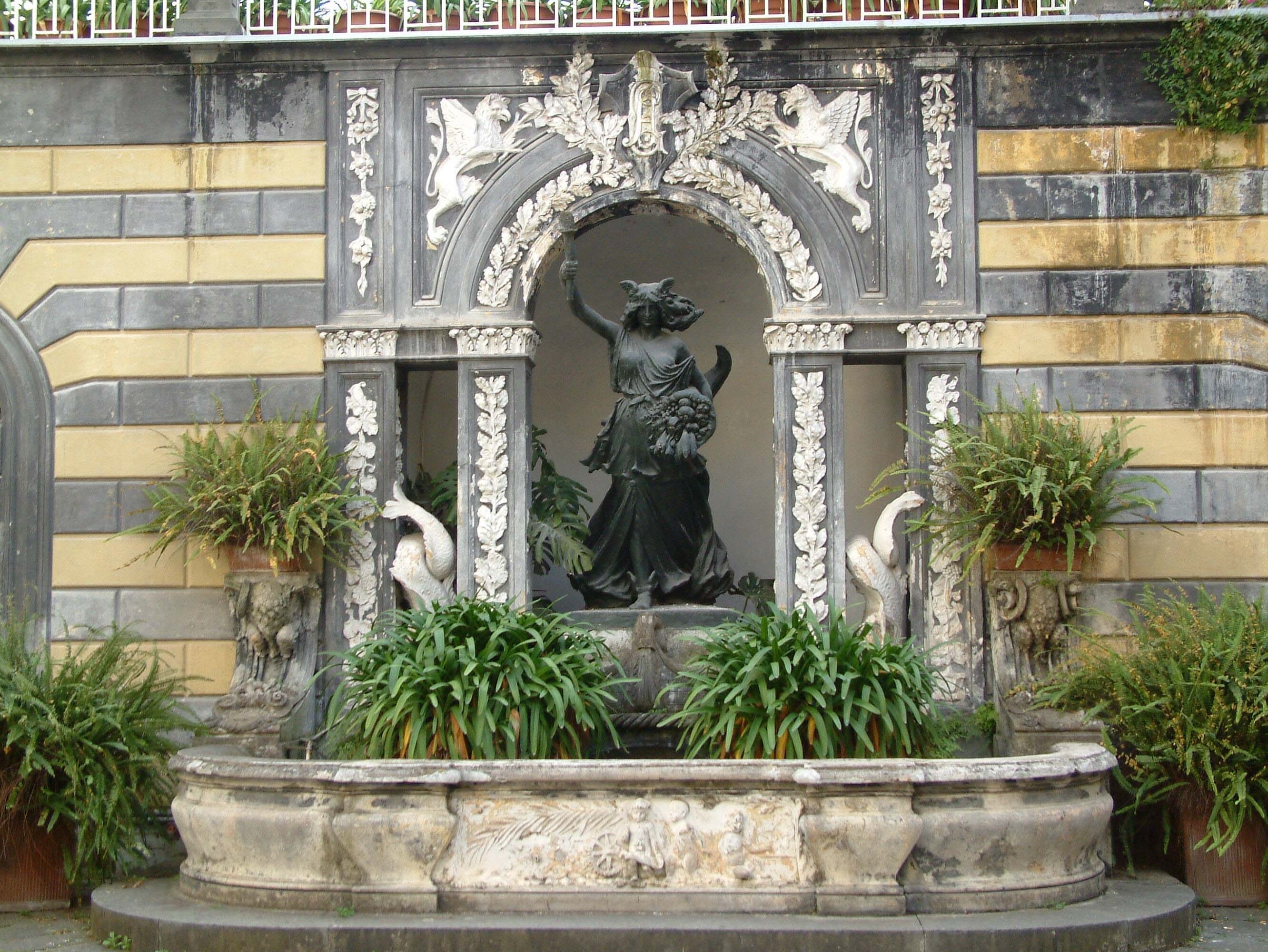 Aversa / Goliath Palace - Aversa | Secret World Trip Planner
