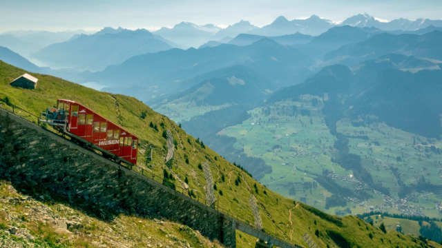 La Funiculare Niesenbahn - Aeschi bei Spiez | Secret World Trip Planner