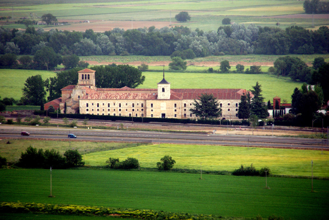 Kloster von San Isidro de Dueñas - Dueñas | Secret World Trip Planner