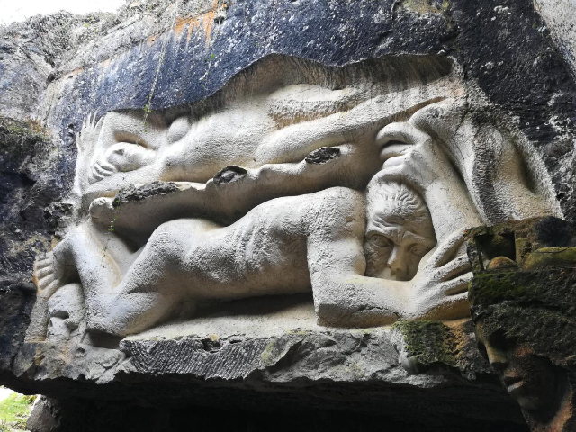Die Lapidiales - Port-d'Envaux | Secret World Trip Planner