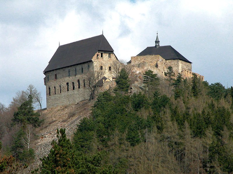 Das Waldschloss - ?erné jezero | Secret World Trip Planner