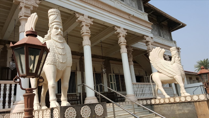 Udvada Atash Behram (tempio del fuoco) - Tazeh Kand-e-Nosrat Abad | Secret World Trip Planner