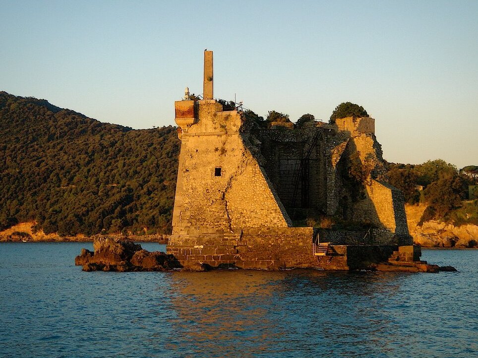 Palmaria und der einsame Scola-Turm - Torre Scola | Secret World Trip Planner