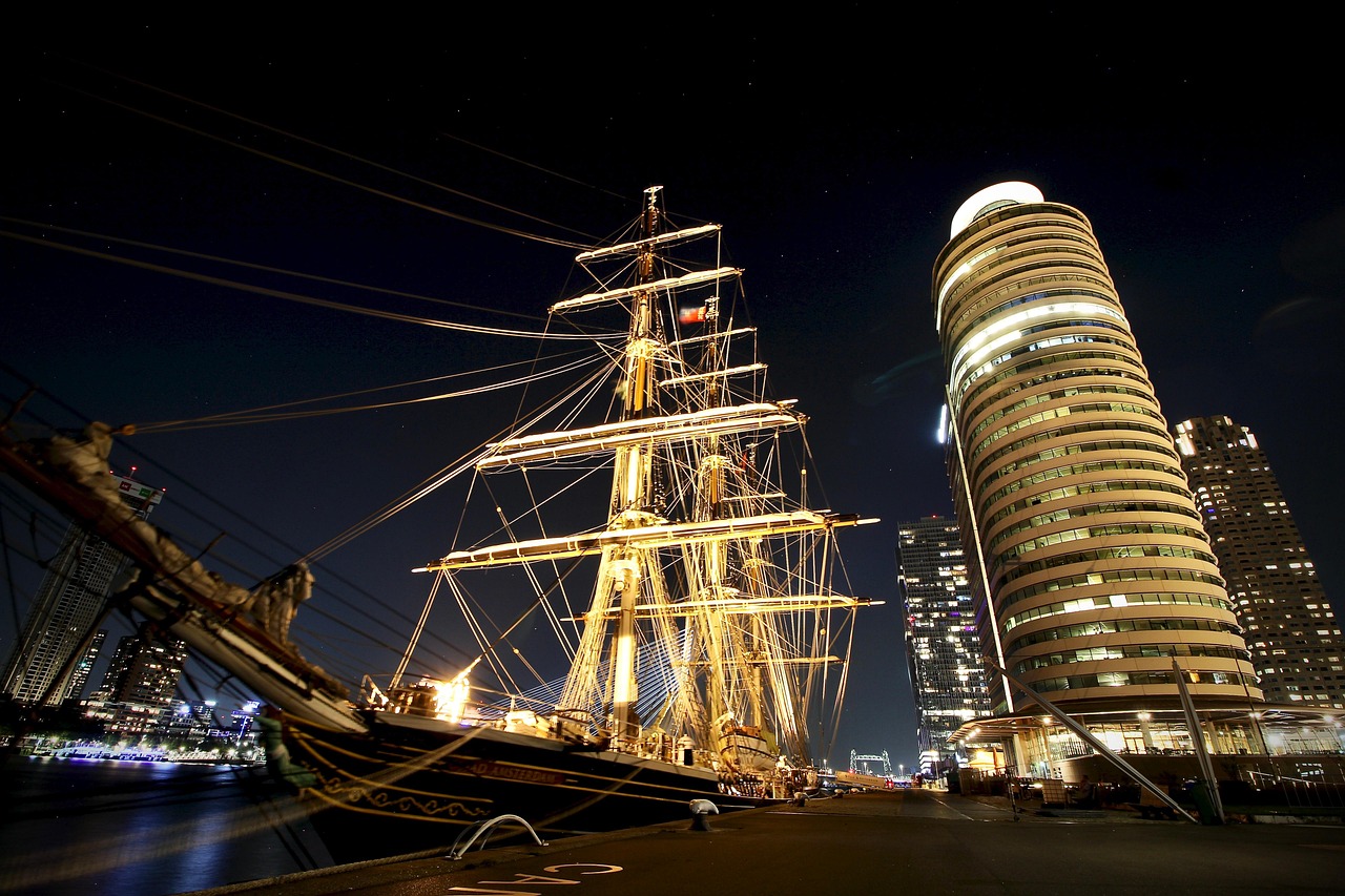 De Rotterdam:eines der größten Gebäude Europas - Rotterdam | Secret World Trip Planner
