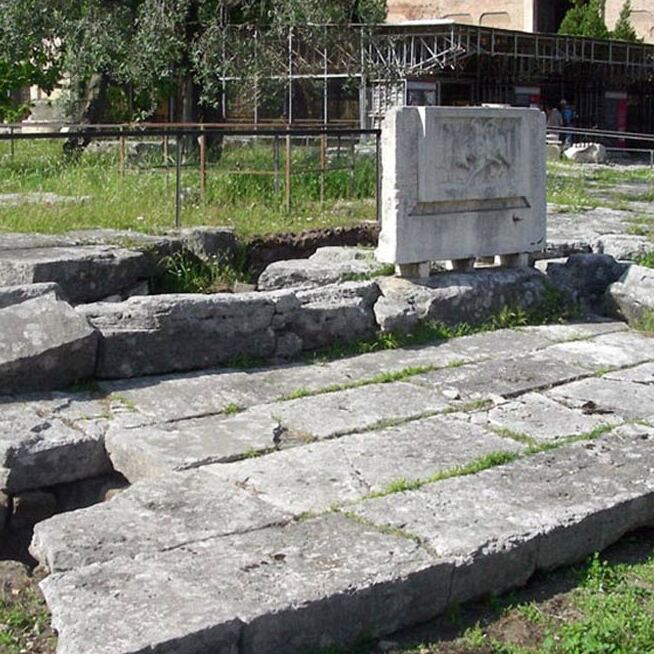 रोम: Lacus Curtius और अंडरवर्ल्ड के लिए प्रवेश द्वार - Roma | Secret World Trip Planner