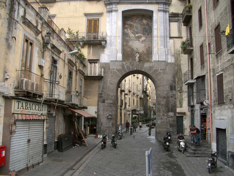 Napoli / Porta S. Gennaro - Napoli | Secret World Trip Planner