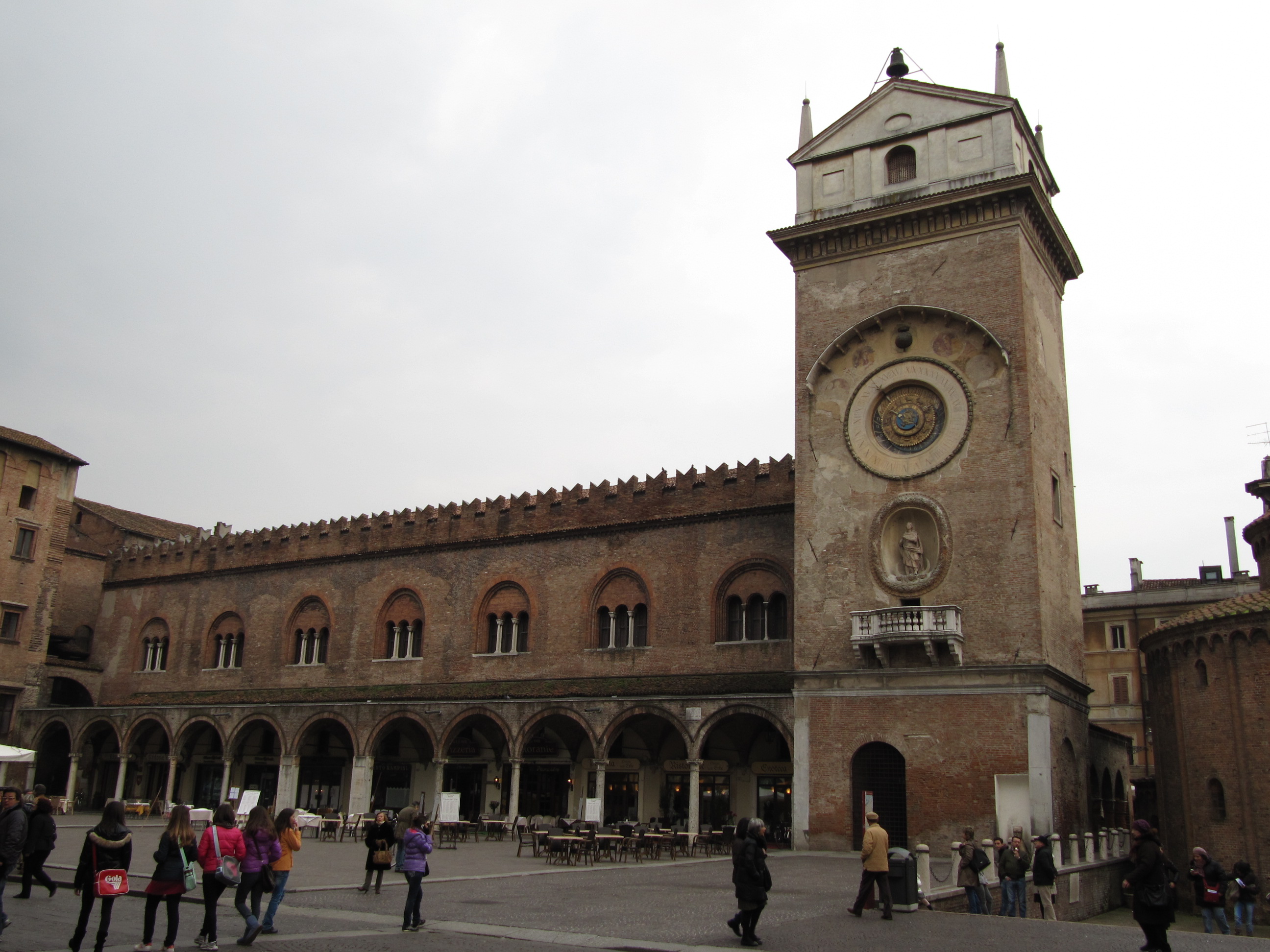 Uhrenturm und Zeitmuseum - Mantova | Secret World Trip Planner