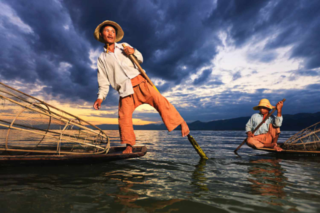 Inle Lake Pagodas, Myanmar: A Journey Through Mystique and Serenity — Lago Inle