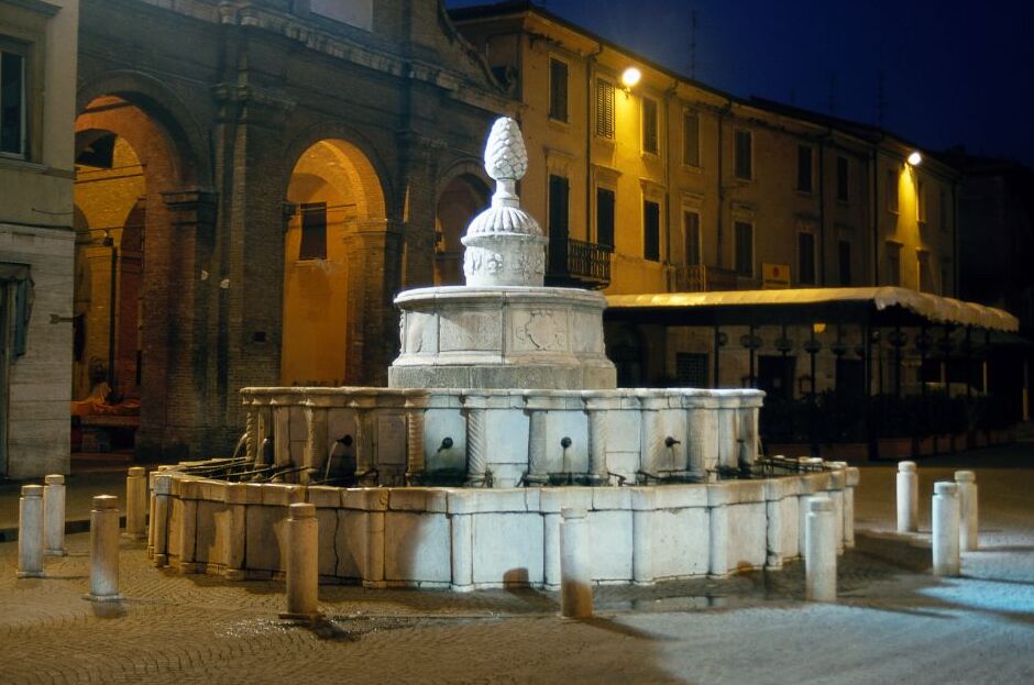 Pigna font - Rimini | Secret World Trip Planner