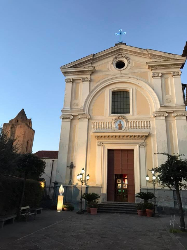 Pincisko San Felice parrokia - Cimitile | Secret World Trip Planner