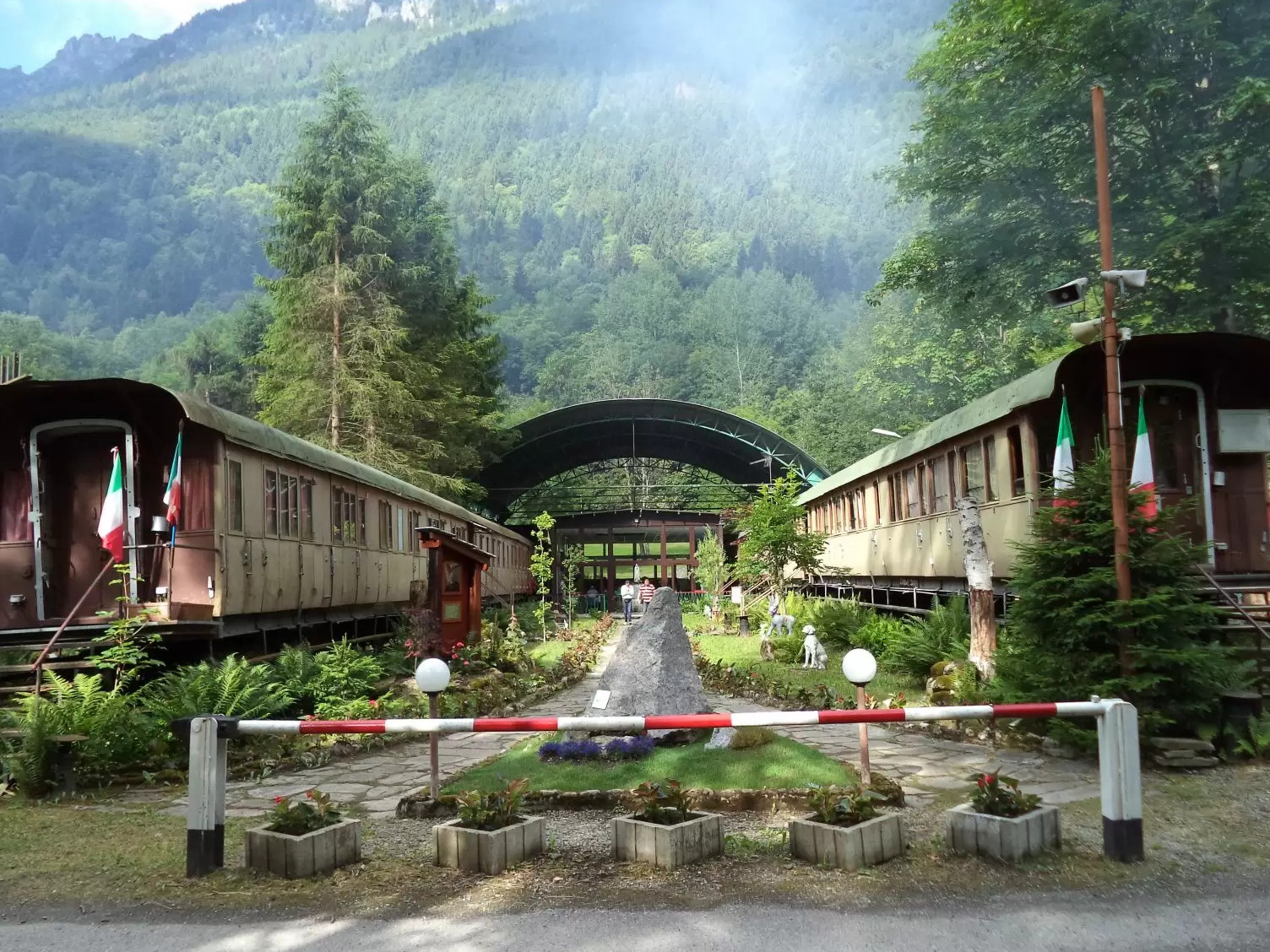 Das märchenhafte Eisenbahndorf - Osso | Secret World Trip Planner