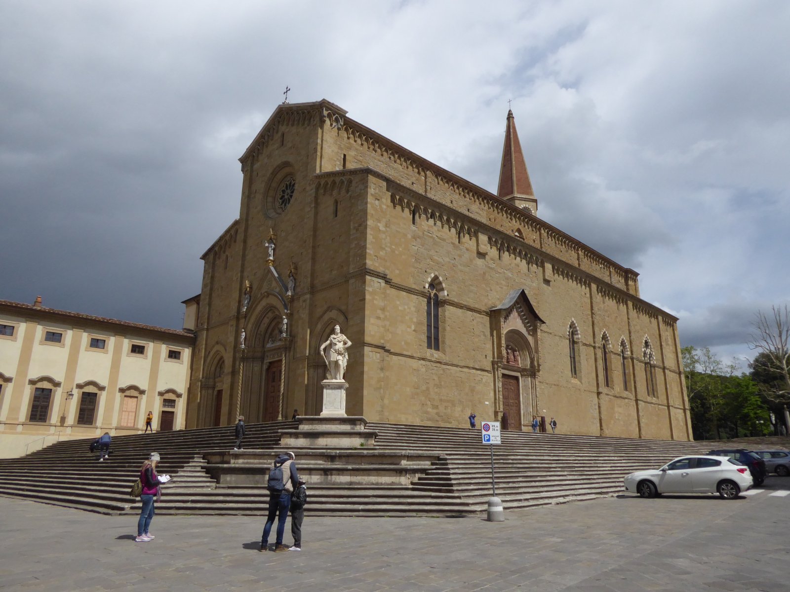 புனிதர்கள் பீட்டர் மற்றும் டொனாடோ கதீட்ரல் - Arezzo | Secret World Trip Planner