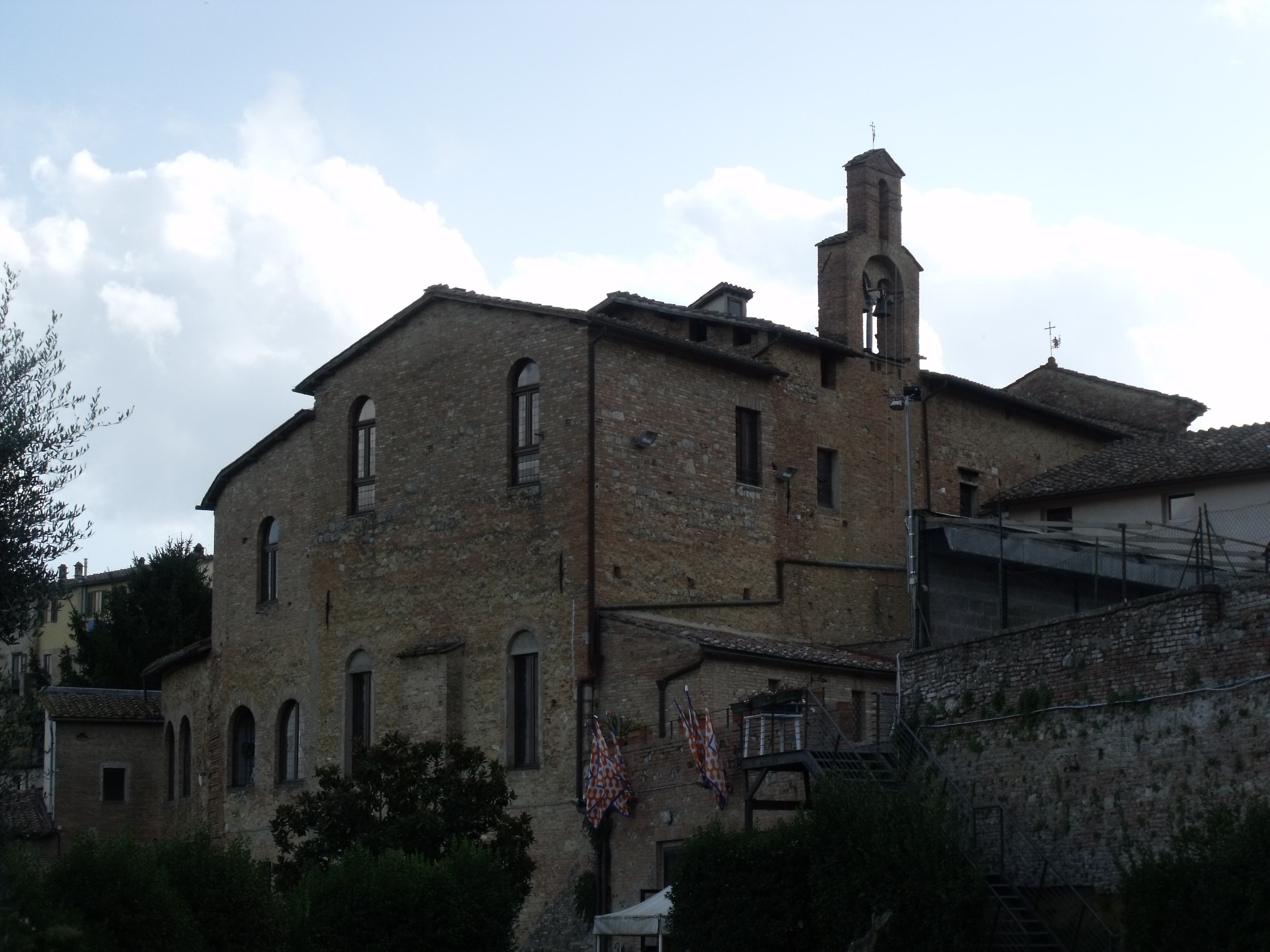 سینا:ضلع کے Leocorno - Siena | Secret World Trip Planner
