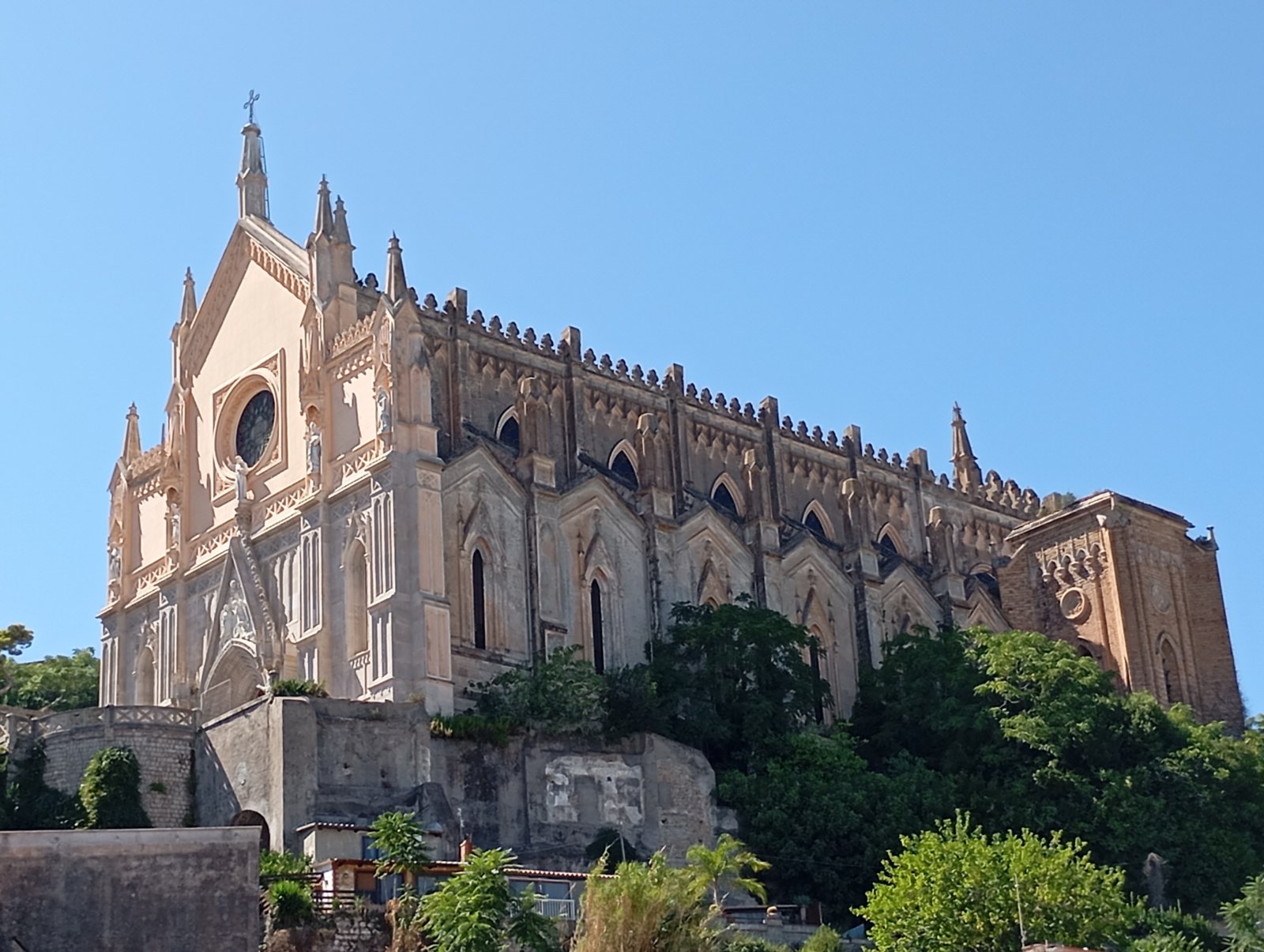Templo de São Francisco - Gaeta | Secret World Trip Planner
