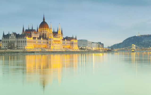 Discover the World Differently with Secret World: Your Ultimate Travel Companion - Parigi | Secret World Trip Planner