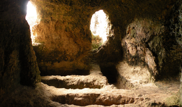Mycenaean Necropolis of Mazarakata - Livathou 281 00 | Secret World Trip Planner