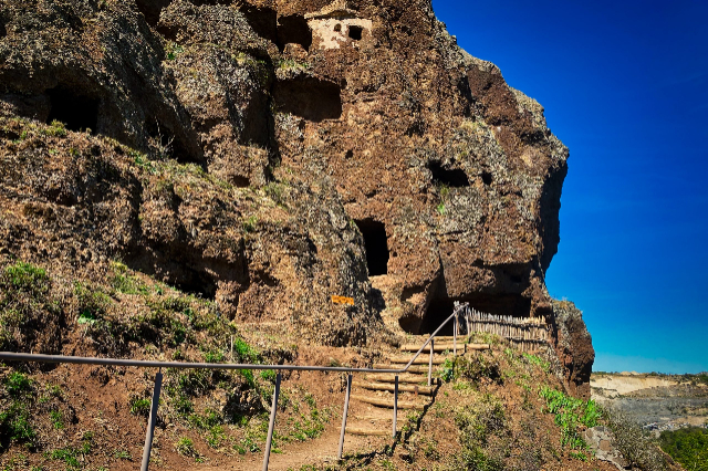 Die Höhlen von Jonas, - Saint-Pierre-Colamine | Secret World Trip Planner