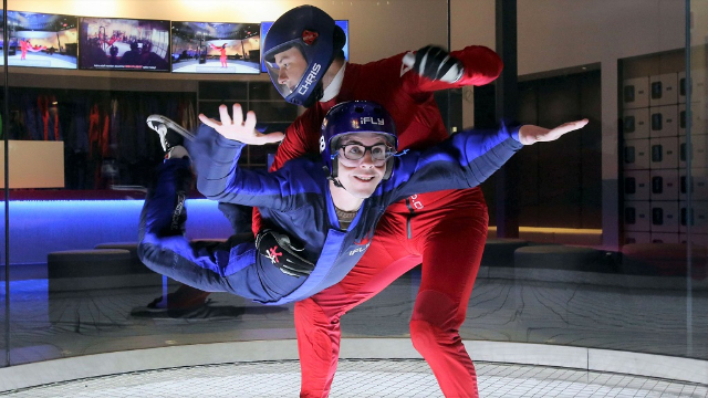 Indoor-Fallschirmspringen: Absprung ohne Sprung bei iFly Westchester - Yonkers | Secret World Trip Planner