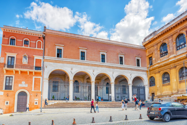 Bazilika svetega Petra v verigah - Roma | Secret World Trip Planner