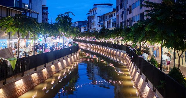 Ong Ang Walking Street — Phra Nakhon