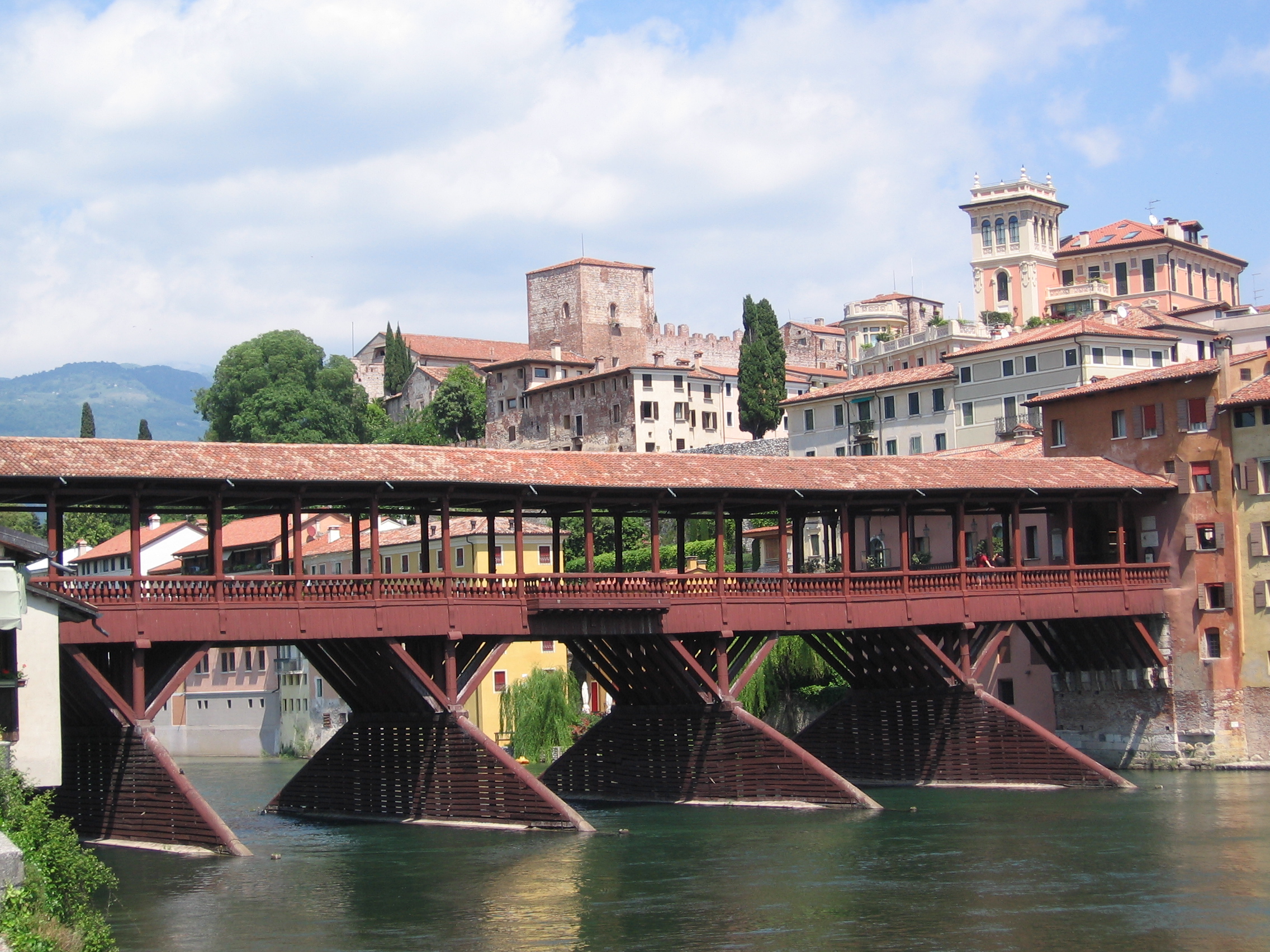 Bassano-Brücke - Bassano del Grappa | Secret World Trip Planner