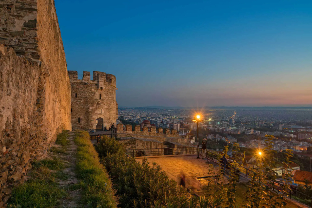 Erkunden Sie den Trigonion-Turm und Anna Palaiologi — Agios Pavlos