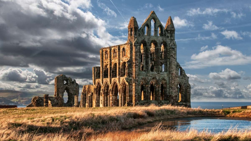 L'Abbazia di Whitby e Dracula — Abbey Ln